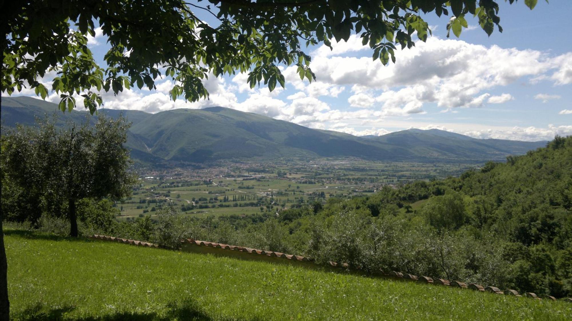 Casale Degli Ulivi Villa Gualdo Tadino Exteriör bild