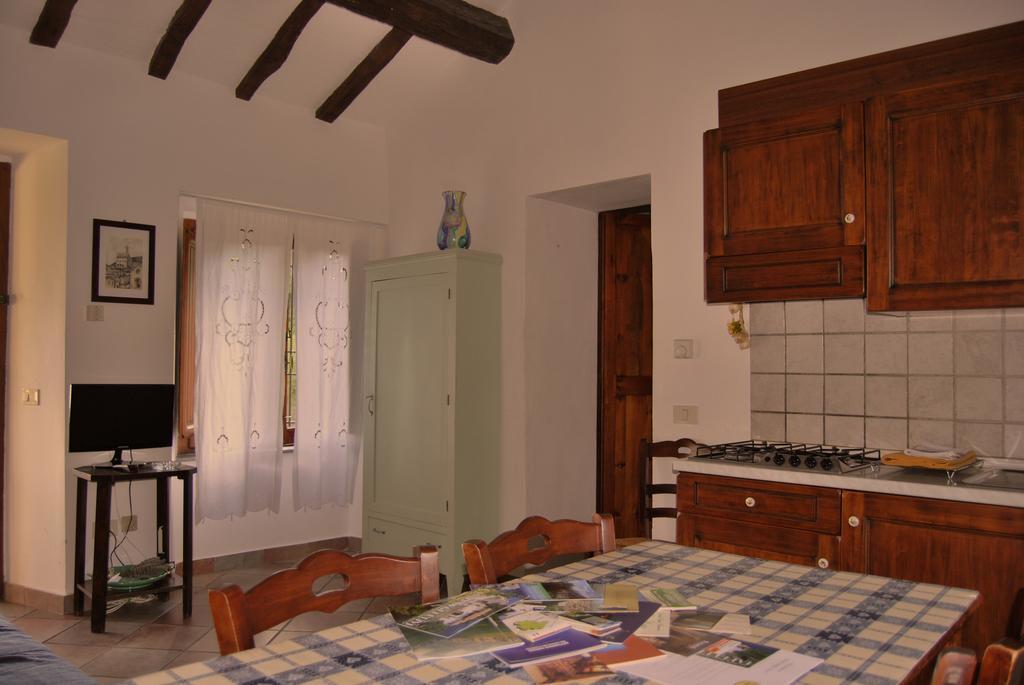 Casale Degli Ulivi Villa Gualdo Tadino Rum bild